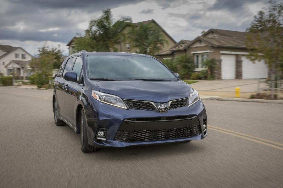  Toyota Sienna SE (XL30) 2017 года  (фото 11 из 34)